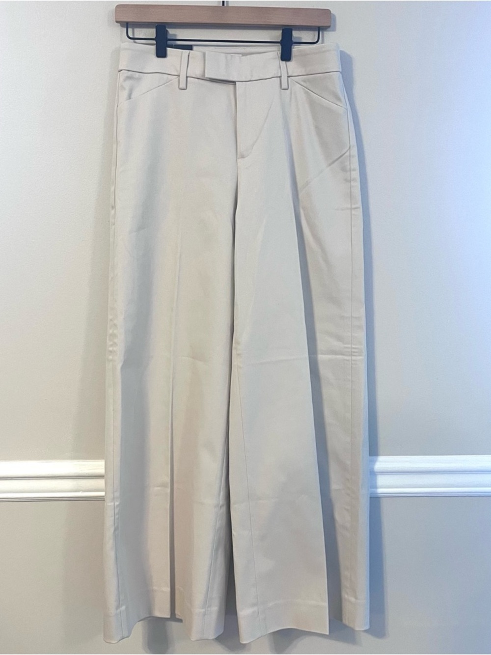 Banana Republic Women's Wide-Leg Trouser Sz 2 Mid Rise Full Length Cream Pleated